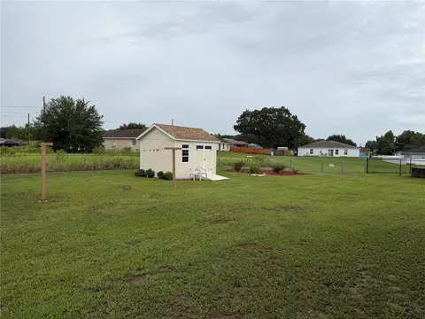 Exterior - 16 Willow Run Dr, Ocala, FL 34472 photo 7 of 10