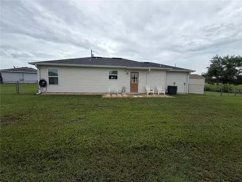 Exterior - 16 Willow Run Dr, Ocala, FL 34472 photo 8 of 10