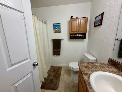 Bath - 16 Willow Run Dr, Ocala, FL 34472 photo 1 of 3