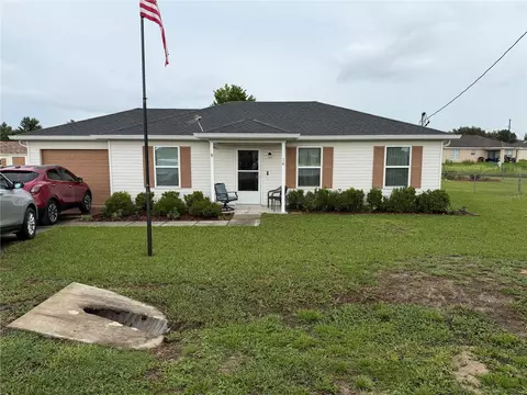 Exterior - 16 Willow Run Dr, Ocala, FL 34472 photo 2 of 10