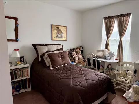 Bedroom - 16 Willow Run Dr, Ocala, FL 34472 photo 4 of 6