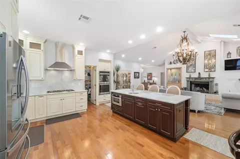 Kitchen - 2023 SE Laurel Run Dr, Ocala, FL 34471 photo 5 of 8