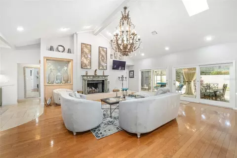 Living - 2023 SE Laurel Run Dr, Ocala, FL 34471 photo 2 of 5