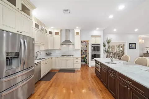 Kitchen - 2023 SE Laurel Run Dr, Ocala, FL 34471 photo 4 of 8