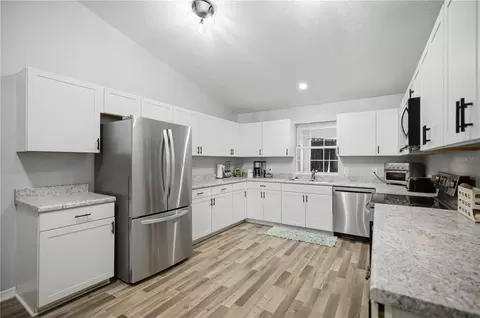 Kitchen - 6550 SE 88th St, Ocala, FL 34472 photo 1 of 2