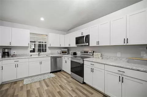 Kitchen - 6550 SE 88th St, Ocala, FL 34472 photo 2 of 2