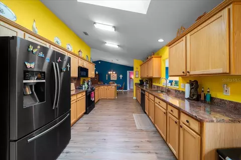 Kitchen - 11675 SW 140th Loop, Dunnellon, FL 34432 photo 6 of 7
