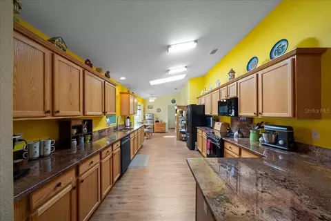Kitchen - 11675 SW 140th Loop, Dunnellon, FL 34432 photo 2 of 7