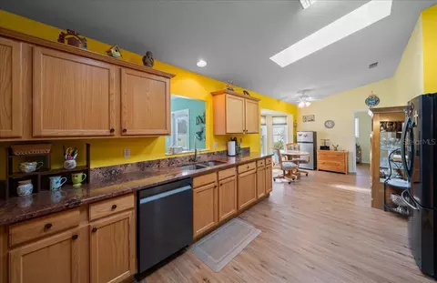 Kitchen - 11675 SW 140th Loop, Dunnellon, FL 34432 photo 4 of 7