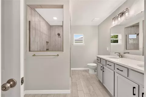 Bath - 13 Pecan Drive Loop, Ocala, FL 34472 photo 1 of 3