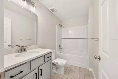 Bath - 13 Pecan Drive Loop, Ocala, FL 34472 photo 3 of 3