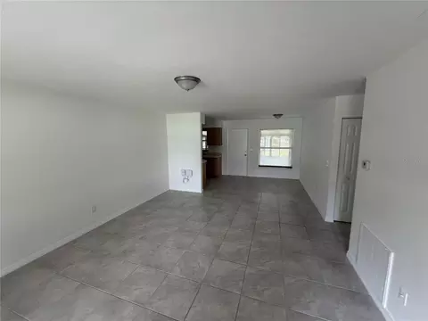Living - 11 Pine Circle Ln, Ocala, FL 34472 photo 2 of 2