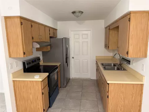 Kitchen - 11 Pine Circle Ln, Ocala, FL 34472 photo 1 of 3