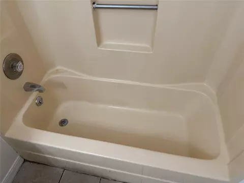 Bath - 11 Pine Circle Ln, Ocala, FL 34472 photo 3 of 4