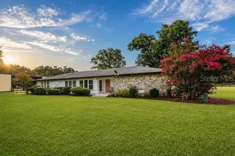 16525 SW 5th Pl, Newberry, FL 32669