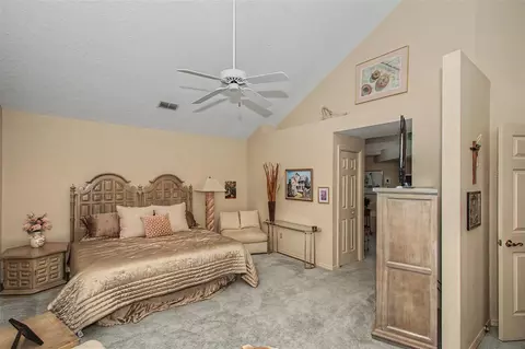 Bedroom - 1930 SE Clatter Bridge Rd, Ocala, FL 34471 photo 1 of 2