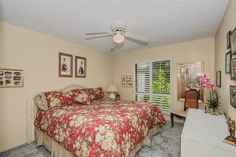 Bedroom - 1930 SE Clatter Bridge Rd, Ocala, FL 34471 photo 2 of 2
