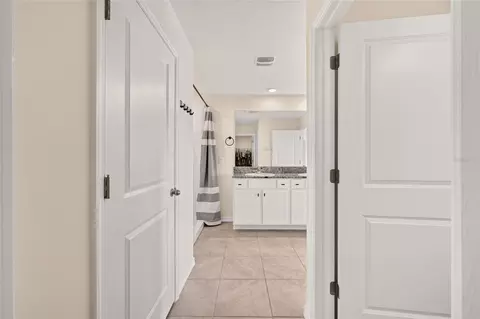 Entry Way - 5491 SW 43rd Ct, Ocala, FL 34474 photo 6 of 6
