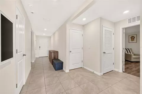 Entry Way - 5491 SW 43rd Ct, Ocala, FL 34474 photo 3 of 6