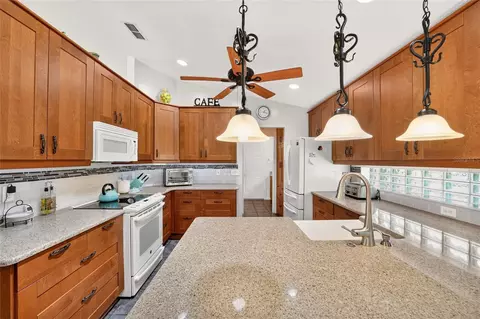 Kitchen - 7121 SW 113th Loop, Ocala, FL 34476 photo 1 of 8