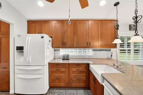 Kitchen - 7121 SW 113th Loop, Ocala, FL 34476 photo 4 of 8