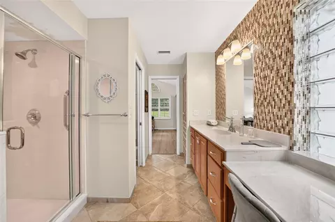 Bath - 7121 SW 113th Loop, Ocala, FL 34476 photo 2 of 10