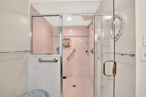 Bath - 7121 SW 113th Loop, Ocala, FL 34476 photo 6 of 10