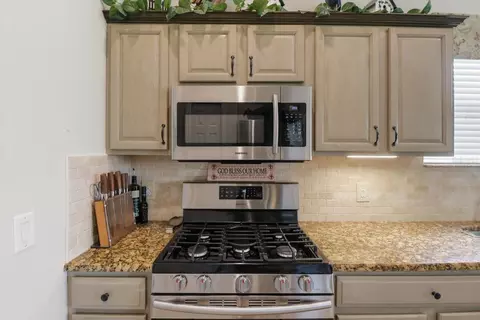 Kitchen - 1096 W Diamond Shore Loop, Hernando, FL 34442 photo 7 of 7