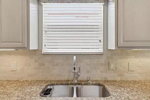 Kitchen - 1096 W Diamond Shore Loop, Hernando, FL 34442 photo 6 of 7