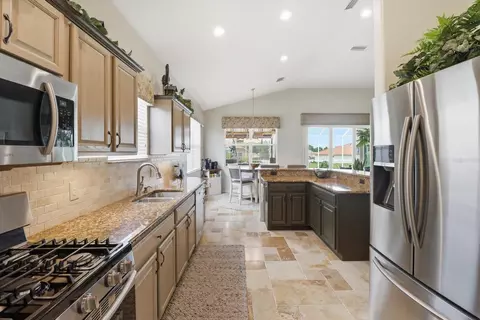 Kitchen - 1096 W Diamond Shore Loop, Hernando, FL 34442 photo 3 of 7