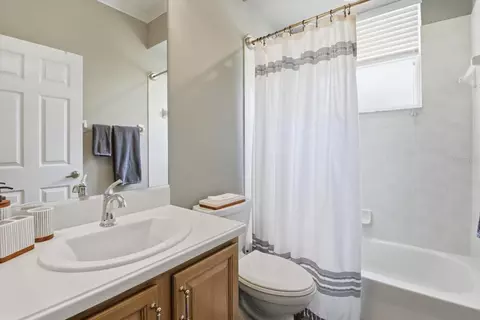 Bath - 1096 W Diamond Shore Loop, Hernando, FL 34442 photo 1 of 4