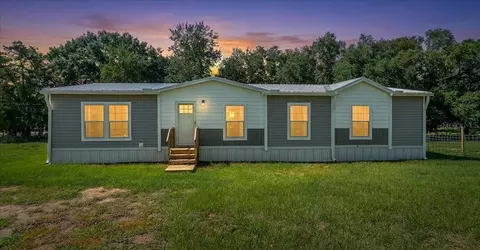 14450 SE Sunset Harbor Rd, Weirsdale, FL 32195