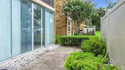 Exterior - 2837 NE 3rd St #103, Ocala, FL 34470 photo 5 of 8