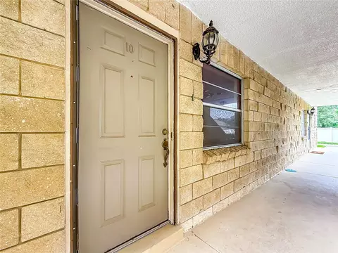 Exterior - 2837 NE 3rd St #103, Ocala, FL 34470 photo 7 of 8