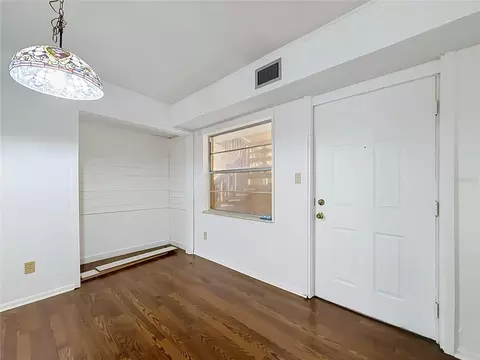 Living - 2837 NE 3rd St #103, Ocala, FL 34470 photo 2 of 9