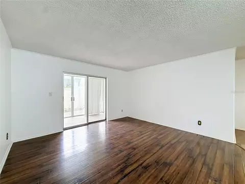 Living - 2837 NE 3rd St #103, Ocala, FL 34470 photo 3 of 9