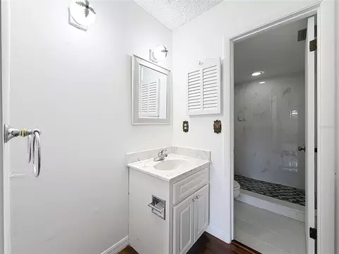 Bath - 2837 NE 3rd St #103, Ocala, FL 34470 photo 3 of 6
