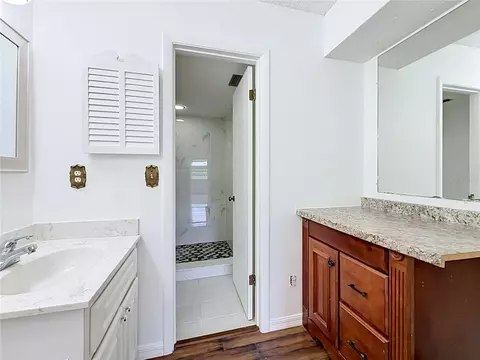 Bath - 2837 NE 3rd St #103, Ocala, FL 34470 photo 4 of 6