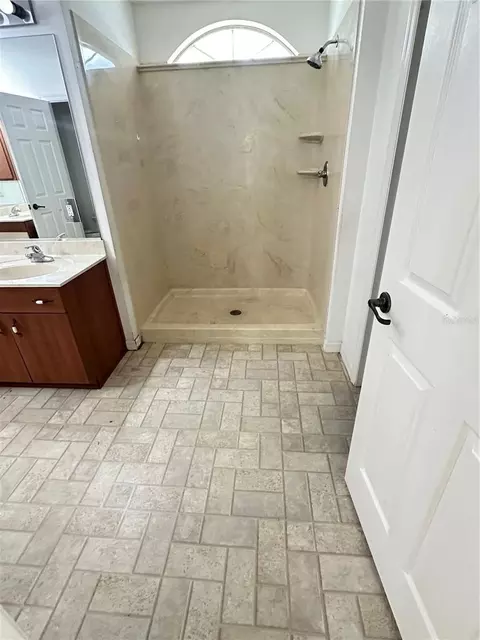 Bath - 13540 SW 86th Ave, Ocala, FL 34473 photo 5 of 5