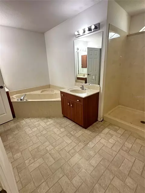 Bath - 13540 SW 86th Ave, Ocala, FL 34473 photo 3 of 5