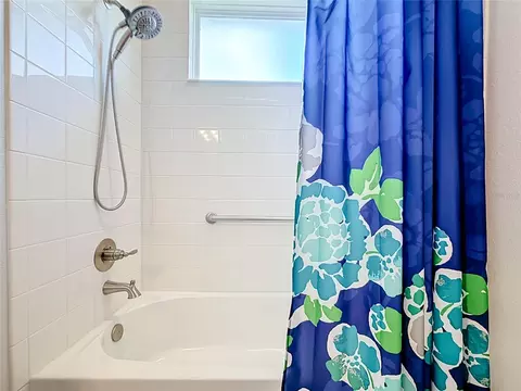 Bath - 9030 SW 106th Ave, Ocala, FL 34481 photo 4 of 5