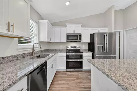 Kitchen - 10 Juniper Loop Run, Ocala, FL 34480 photo 4 of 4