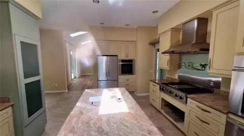Kitchen - 2210 SE Laurel Run Dr, Ocala, FL 34471 photo 2 of 2