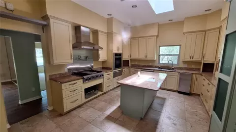 Kitchen - 2210 SE Laurel Run Dr, Ocala, FL 34471 photo 1 of 2