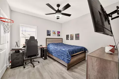 Bedroom - 1210 SE 42nd Rd, Ocala, FL 34480 photo 4 of 6