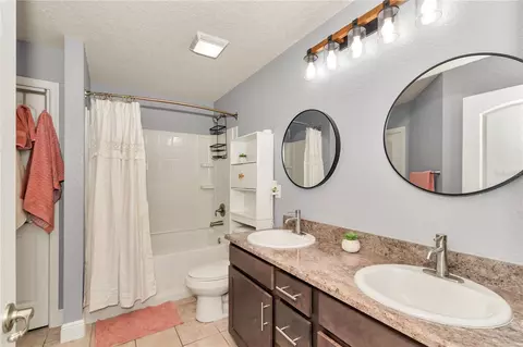 Bath - 4607 SE 27th St, Ocala, FL 34480 photo 4 of 4