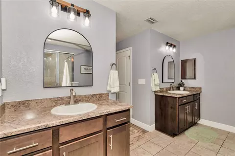 Bath - 4607 SE 27th St, Ocala, FL 34480 photo 3 of 4