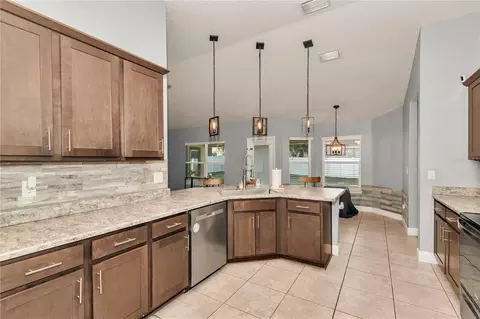 Kitchen - 4607 SE 27th St, Ocala, FL 34480 photo 3 of 4