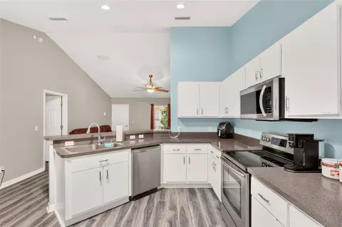 Kitchen - 6 Oak Circle Crse, Ocala, FL 34472 photo 4 of 4