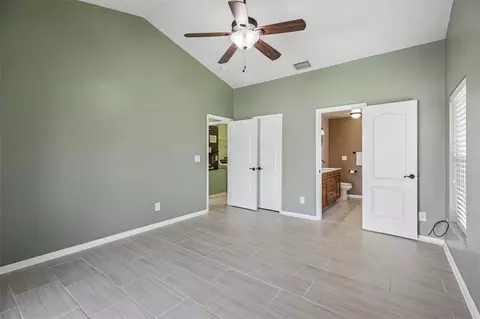 Bedroom - 5705 SW 89th Pl, Ocala, FL 34476 photo 2 of 10